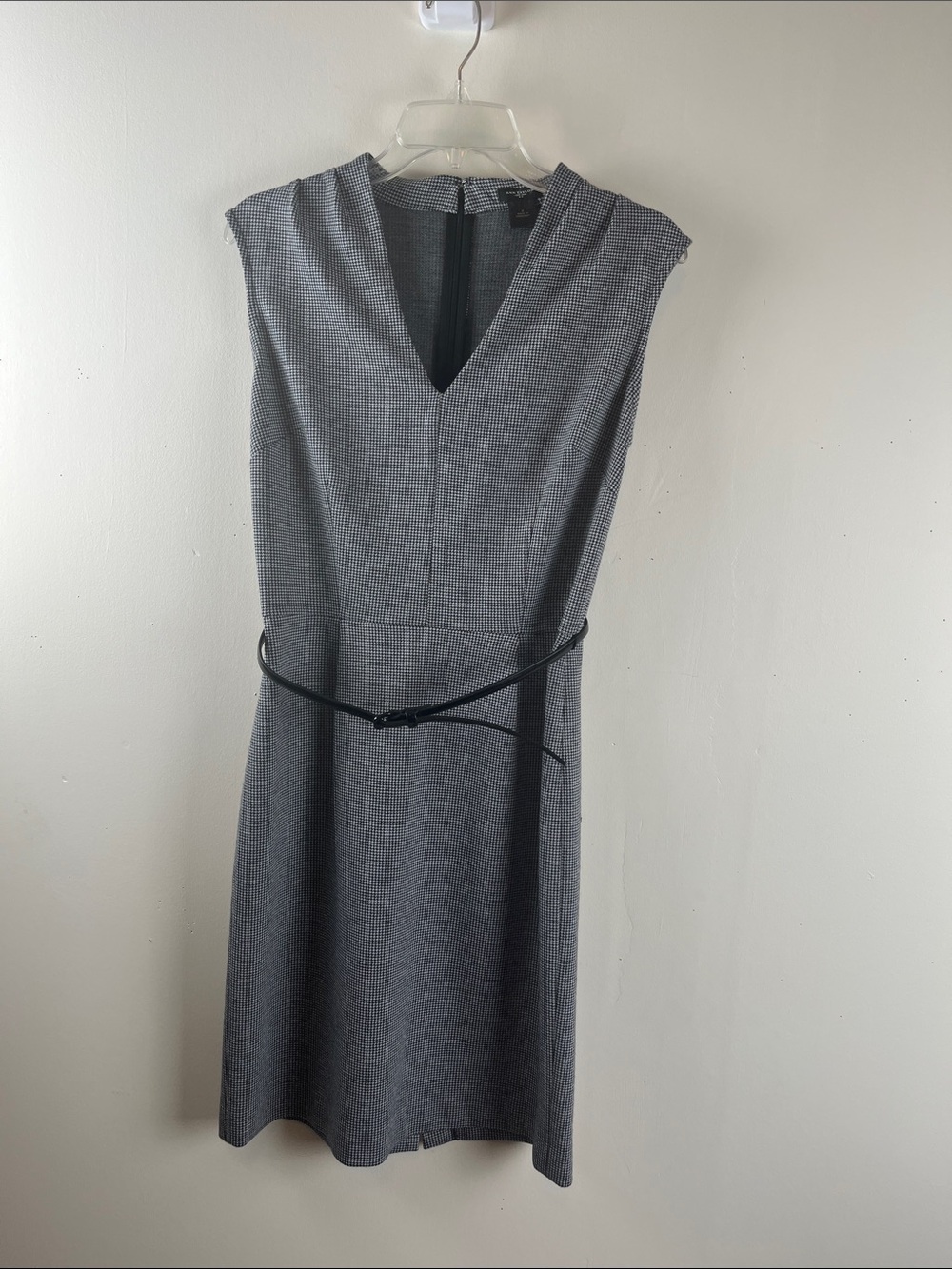Ann Taylor Gray V-Neck Midi Sheath Dress With Slim Belt